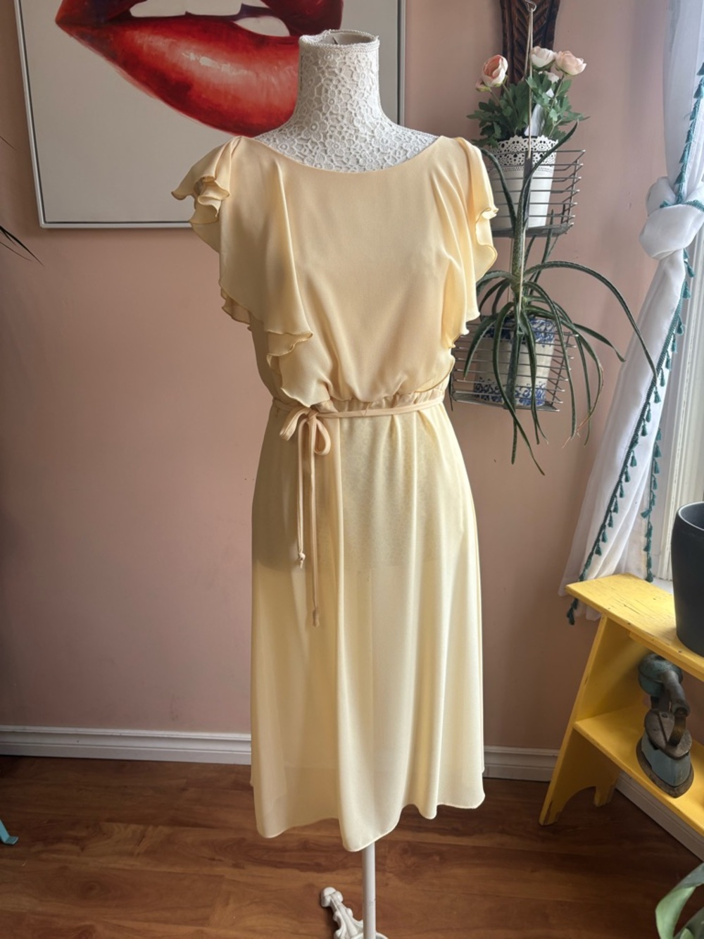Vintage Soft Yellow Ruffle-Sleeve Midi Dress